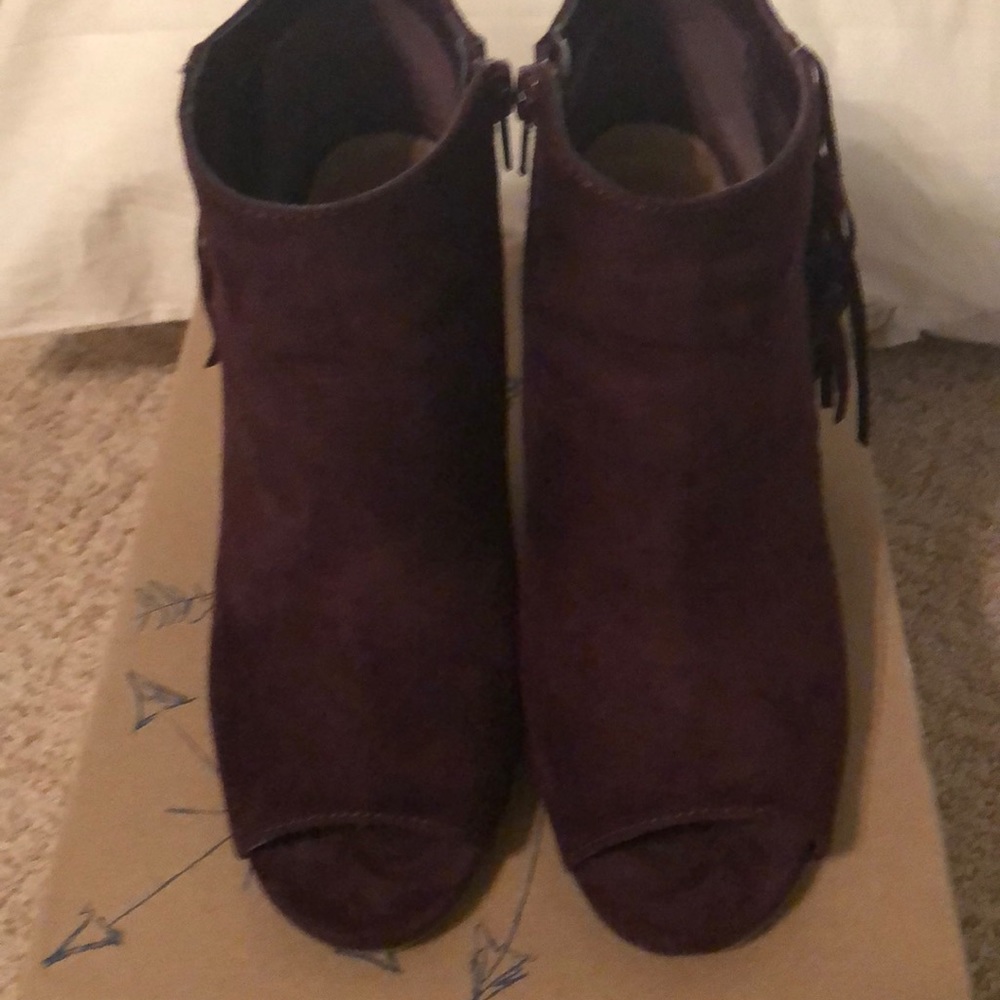 Open toe fringe bootie size 6.5